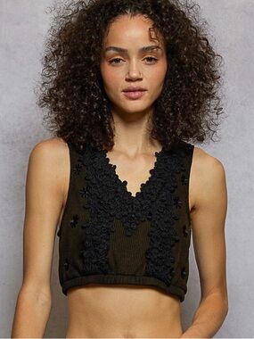 4 ❤️ POL floral lace V neck bralette top